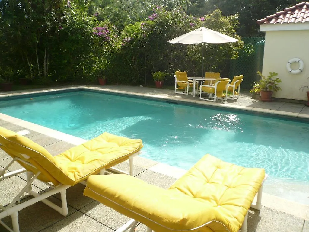 Rumagin Villa Black Rock 0*,